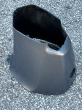 Lade das Bild in den Galerie-Viewer, 150 175 200 hp Yamaha BOTTOM COWLING APRON 68F-42741-00-4D two stroke 2.6 HPDI 2000-2011 some 175 200 hp compatibility