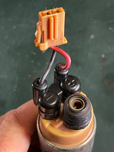 Cargar imagen en el visor de la galería, f 115 hp Yamaha VST HIGH PRESSURE FUEL PUMP 68V-13907-00-00 four stroke 2000-2005 TESTED