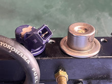 Lade das Bild in den Galerie-Viewer, 50 40 hp Tohatsu Nissan FUEL INJECTOR 3T5103000 AIR REGULATOR 3T5100900 AIR RAIL 3T5100801 two stroke 2002-2018