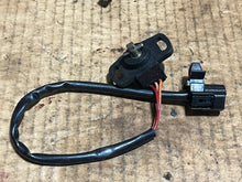 Load image into Gallery viewer, F 75 80 90 100 hp Yamaha 61A-85885-00-00 THROTTLE SENSOR ASSEMBLY TPS Four Stroke 1999-2004 compatibility depends on hp