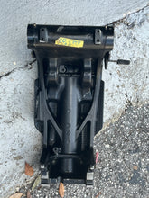 Load image into Gallery viewer, DF 70 - 140 Suzuki Swivel Bracket Four Stroke 20” Large, 54211-90J01-0EP LOWER MOUNT BRACKET 54221-90J02-0EP 43111-92101
43111-92J20