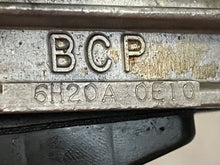 Cargar imagen en el visor de la galería, 60 hp Yamaha CARBURETOR 1 top 6H2-14301-0A-00 two stroke 1992-2003 some 70 hp compatibility