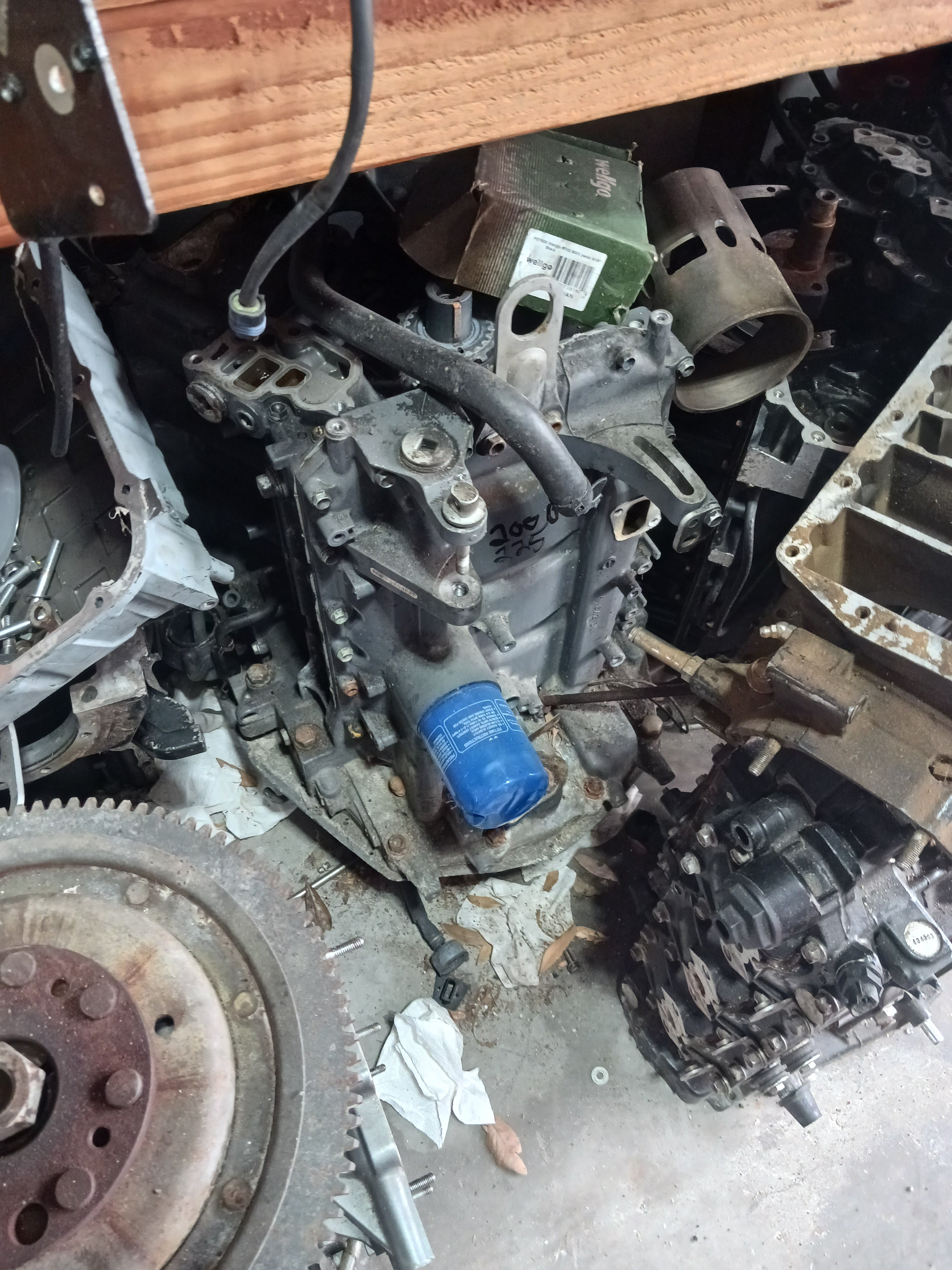 Honda four stroke powerheads, crankshaft, cylinder head, camshafts ...