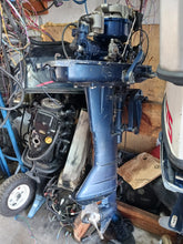 Cargar imagen en el visor de la galería, 8 hp Nissan two stroke 20 inch Tiller outboard 150 lbs compression on both cylinders