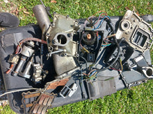 Lade das Bild in den Galerie-Viewer, DT 40 suzuki starter, gearcase,oil tank,oil pump,drag link