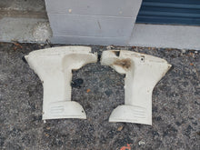 Cargar imagen en el visor de la galería, 25, 35 Johnson Evinrude two stroke three cylinder side covers