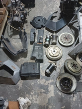 Lade das Bild in den Galerie-Viewer, 40, 50 yamaha three cylinder two stroke parts carb, head, stator, starter, oil tank