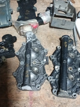 Lade das Bild in den Galerie-Viewer, 8 hp, 9.8 hp tohatsu nissan parts- head, top cowling, recoil, coil plate, powerhead