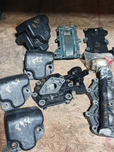 Lade das Bild in den Galerie-Viewer, 8 hp, 9.8 hp tohatsu nissan parts- head, top cowling, recoil, coil plate, powerhead