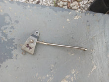 Lade das Bild in den Galerie-Viewer, 75, 80, 85, 90 yamaha two stroke steer hook, steer arm, drag link assy