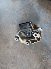 Load image into Gallery viewer, Sensor Unit Yamaha 4.2 liter 200 225 250 300 6CB-8A410-10-00