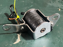 Load image into Gallery viewer, DT 65 hp Suzuki CHOKE SOLENOID 38600-95555 two stroke 1985-1992