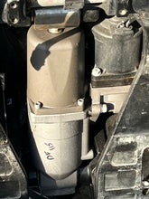 Cargar imagen en el visor de la galería, DF 115 140 hp Suzuki DRIVE SHAFT HOUSING 52111-90J02-0EP SWIVEL BRACKET Long 20” 43111-90j40-0EP, Steering Bracket Long 20” 43750-90J61-0EP Engine Holder 51110-90810-0EP POWER TRIM MOTOR 38100-92J11 MANIFOLD ASSY 48400-90J02 four stroke 2013 2001-2014