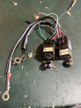 Cargar imagen en el visor de la galería, 225 - 300 hp Mercury TRIM HARNESS 826802A2 two stroke - approx 12” length with eyelet connectors on longest run of cord