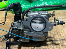 Load image into Gallery viewer, 90 75 hp Yamaha carburetor set with linkages 6H1-14301-07-00 6H1-14302-07-00 6H1-14303-07-00 Two Stroke 1992-2003