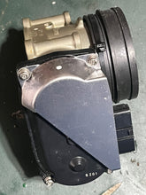 Cargar imagen en el visor de la galería, f 250 hp Yamaha intake THROTTLE BODY 6P2-13750-00-00 four stroke 2005-2010