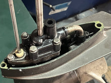 Cargar imagen en el visor de la galería, NSF 6 5 4 hp Nissan Tohatsu MFS GEAR CASE ASSY with prop 369S60000-2 four stroke 2002-2005