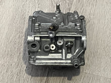 Cargar imagen en el visor de la galería, 90 75 hp Yamaha CARBURETOR 2 center 6H1-14302-07-00 TWO STROKE 1992-2003 BODY ONLY