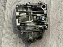 Lade das Bild in den Galerie-Viewer, 250 hp Yamaha CARBURETORS port 2-4-6 61A-14301-03-00 61A- 14302-03-00 61A-14303-03-00 two stroke 76 degree