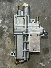 Lade das Bild in den Galerie-Viewer, sold mar2026——PARTS ONLY - DF 50 40 hp Suzuki VST 15600-87J01 15600-87J11 FUEL VAPOR SEPARATOR Four Stroke 1999-2010 NO FUEL PUMP