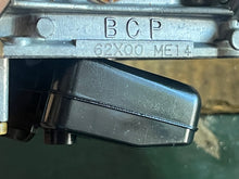 Load image into Gallery viewer, sold local aug7-2024———50 40 hp Yamaha CARBURETOR SET 62X-14301-00-00 14302 14303 1995-2003, 62X-14301-10-00 14302 14303 two stroke 2004-2009