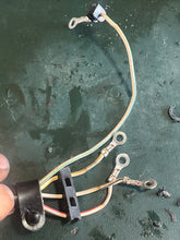 Cargar imagen en el visor de la galería, 90 85 75 hp Yamaha 688-85580-12-00 PULSER Coil two pulser version OEM two stroke 1985-1996 varying on hp