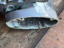 Cargar imagen en el visor de la galería, F 25 hp Yamaha 20” Long MIDSECTION with SWIVEL 65W-43311-10-4D UPPER CASING 65W-45111-10-4D EXHAUST 65W-41137-04-94 BRACKETS 65W-43111-02-4D 65W-43112-02-4D four stroke 1998-2015