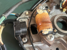 Load image into Gallery viewer, 50 40 hp Yamaha OEM BASE ASSY 63D-85560-10-00 stator trigger Two Stroke 2000-2005