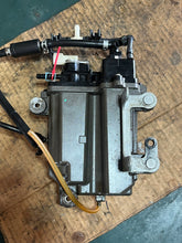 Load image into Gallery viewer, vf 90 75 hp Yamaha 6FP-14180-00-00 vst FLOAT CHAMBER ASSY 2017-2022 four stroke 6FP-13910-00-00 FUEL PUMP ASSY