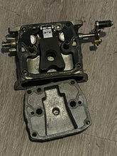 Load image into Gallery viewer, 90 hp Johnson Evinrude CARBURETOR SET two stroke 1982 v4 328811 327889 393770 393769 56C JETS