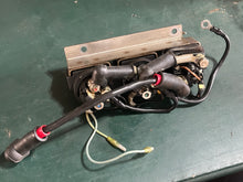 Cargar imagen en el visor de la galería, 150 175 200 hp Yamaha STARTER RELAY 61A-81941-00-00 RELAY 6E5-81950-00-00 RELAY 6E5-8195A-00-00 two stroke 1991-2005