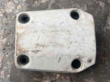 Charger l'image dans la galerie, 90 - 225 hp Johnson Evinrude 37773 0338741 lower engine mount covers v4 v6 TWO STROKE 1993-2000 90-225 hp compatibility