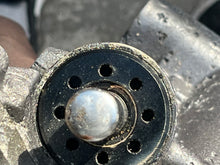 Lade das Bild in den Galerie-Viewer, PARTS f 150 hp Yamaha PTT POWER TRIM UNIT 63P-43800-13-00 four stroke NEEDS NEW MOTOR