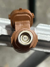 Load image into Gallery viewer, DF 150 hp Suzuki FUEL INJECTORS 15710-96J00 DELIVERY PIPE rail 15751-96J00 four stroke 175 200 hp compatible