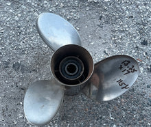 Cargar imagen en el visor de la galería, Michigan Wheel prop RAPTURE PROPELLER 13 1/4 x 17 Pitch RH Standard STAINLESS off of 115 Yamaha - for Two & Four Stroke 3 and 4 Cylinder