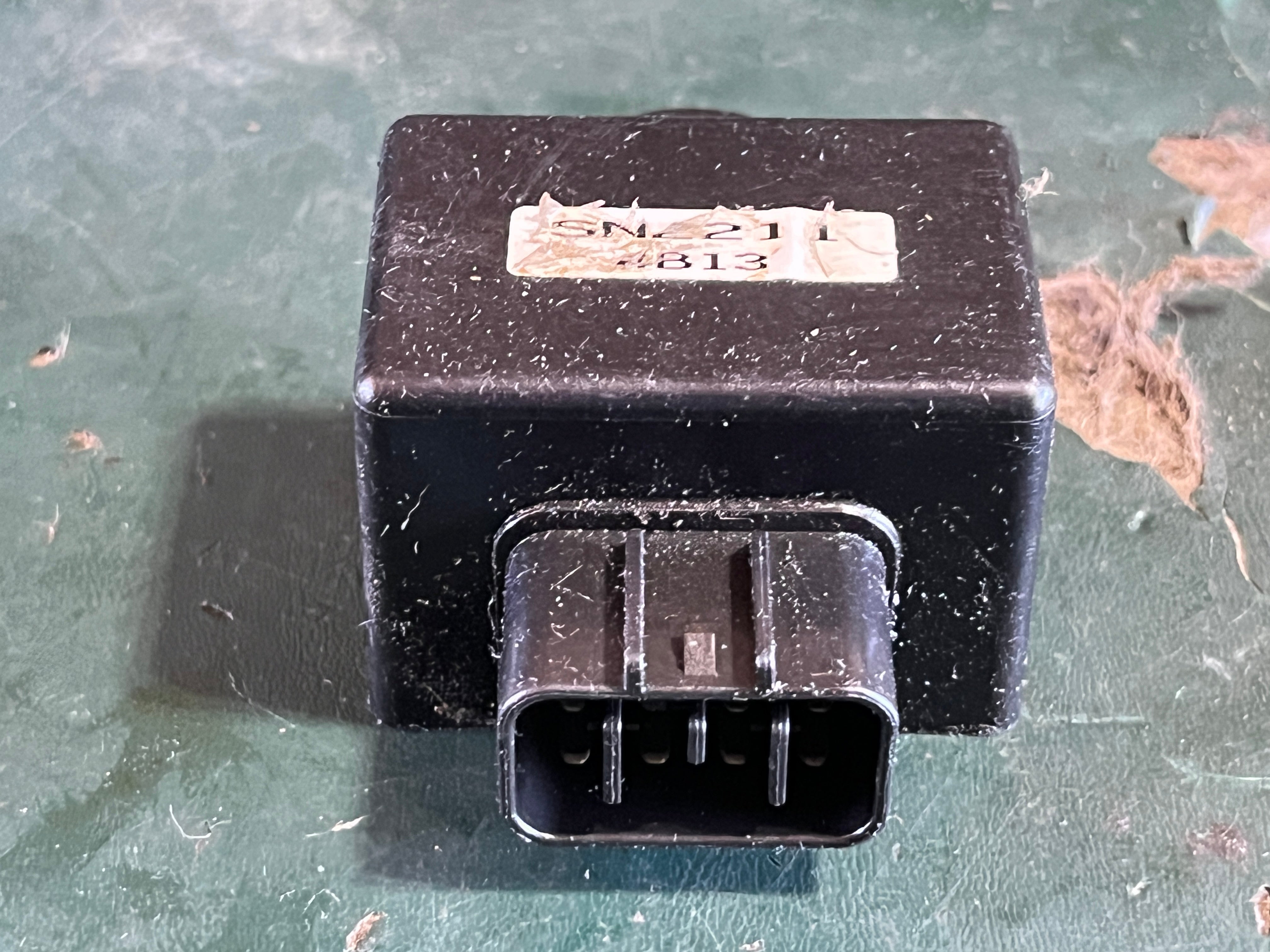 f 90 hp Yamaha FUEL RELAY 8-pin 60E-81950-00-00 four stroke 2006 compa ...