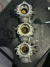 Lade das Bild in den Galerie-Viewer, 225 hp Yamaha 76 degree CARBURETOR 1-3-5 62J-14100-00-00 62J-14101-00-00 62J-14102-00-00 two stroke 1994-1996