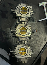 Lade das Bild in den Galerie-Viewer, 225 hp Yamaha 76 degree CARBURETOR 1-3-5 62J-14100-00-00 62J-14101-00-00 62J-14102-00-00 two stroke 1994-1996