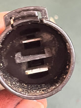 Lade das Bild in den Galerie-Viewer, 25 HP Johnson Evinrude Voltage Regulator Rectifier 584890 0584890 OMC 1997-2003 three cylinder 2 stroke 35 9.9 115 hp