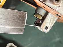 Load image into Gallery viewer, 70 60 50 hp Johnson Evinrude CARBURETOR #2 center middle 0437087 0437089 437633 339169 330503 with 55D jets 0326928 (early 1980s 70hp jet)