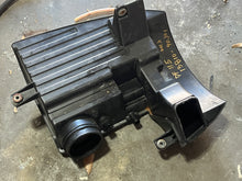 Cargar imagen en el visor de la galería, DF 115 hp Suzuki INTAKE AIR SILENCER 13810-90J01 four stroke 2013-2020 some compatibility 100 140 compatibility