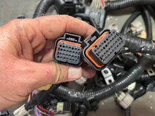 Cargar imagen en el visor de la galería, df 225 200 250 hp Suzuki WIRING HARNESS 36610-93J90 also 36610-93J91 four stroke - off 2006-07 model 2004-2011