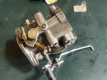 Lade das Bild in den Galerie-Viewer, 40 50 hp Johnson Evinrude CARBURETOR SET 432439 397064 395790 398318 396140 Two Stroke 2 Cylinder 1985-1993 also 398347 398346 432982 432983 432985 432984 432437 398340