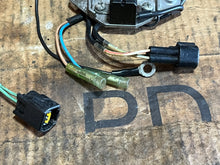 Load image into Gallery viewer, 50 40 hp Yamaha OEM BASE ASSY 63D-85560-10-00 stator trigger Two Stroke 2000-2005