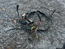 Cargar imagen en el visor de la galería, PARTS ONLY 200 225 250 hp Johnson Evinrude V6 engine harness 0586243 two stroke