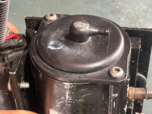 Cargar imagen en el visor de la galería, 175 150 135 115 hp Ficht Evinrude vst VAPOR SEPARATOR FUEL PUMP 5004428 two stroke 2001-2005 compatible with some other horsepowers