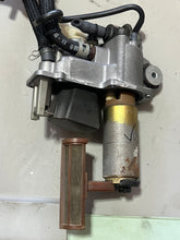 Lade das Bild in den Galerie-Viewer, f 90 75 hp Yamaha vst FUEL CHAMBER 6D8-14180-20-00 PUMP four stroke 2005-2011