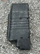 Lade das Bild in den Galerie-Viewer, 90 75 hp Yamaha 6H1-14440-02-00 INTAKE SILENCER oem Two Stroke 1986-2005