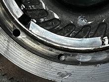 Lade das Bild in den Galerie-Viewer, 200 225 hp Evinrude FLYWHEEL ASSY 583146 583426 two stroke 1992-2002 looper carb