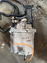 Load image into Gallery viewer, f 150 hp Yamaha VST 63P-14180-00-00 FLOAT CHAMBER & 63P-13907-01-00 FUEL PUMP tested FOUR STROKE 2005 nla, super #s: 63P-14180-01-00, 63P-14180-02-00, 63P-14180-03-00 2005-2007